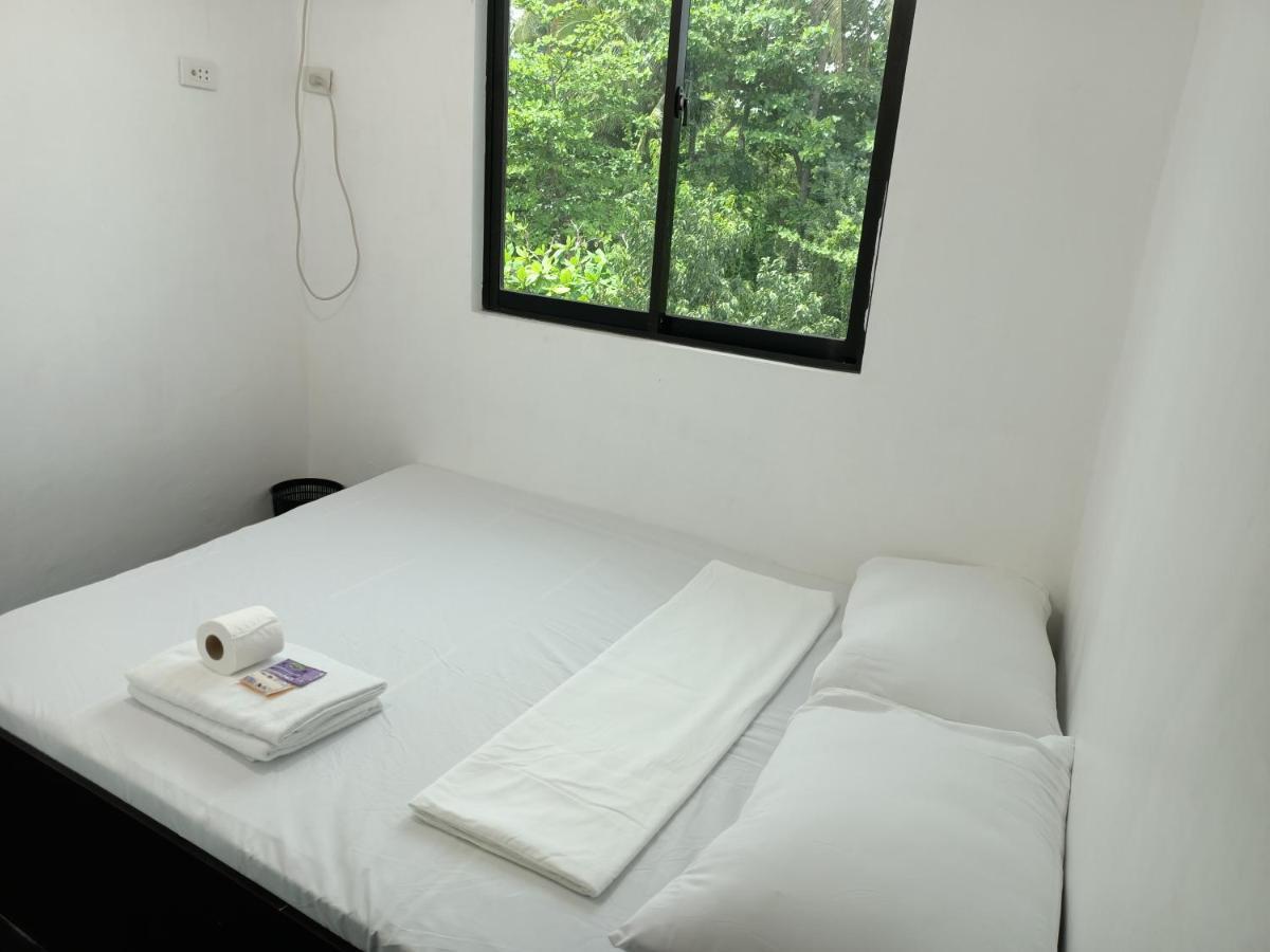 Ludy'S 2 Pension House Carles 외부 사진
