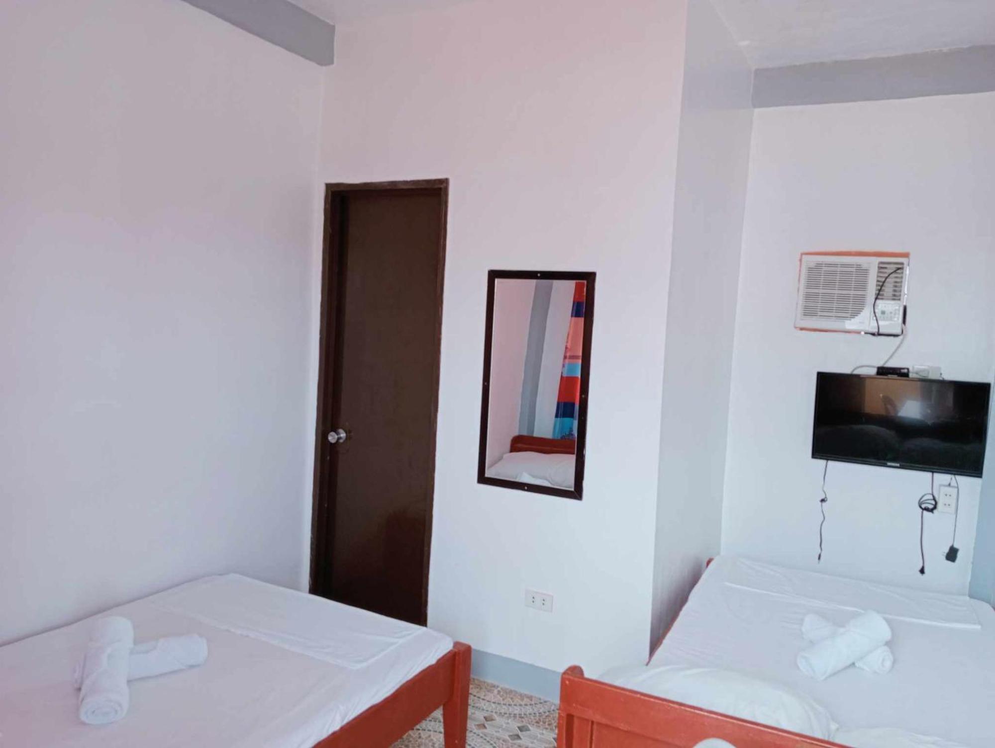 Ludy'S 2 Pension House Carles 외부 사진